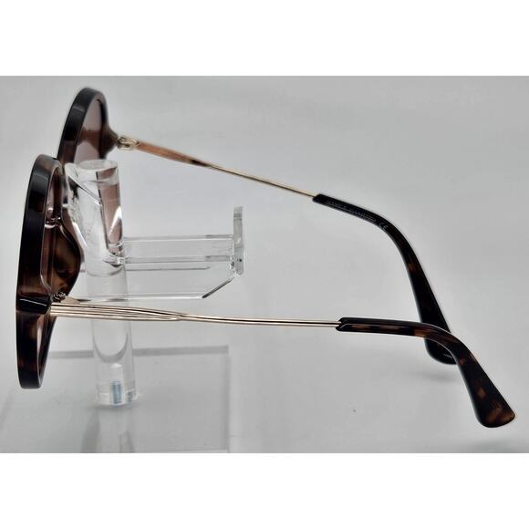 Vince Camuto Oversized Tortoise Sunglasses Gradient Lenses Etched Signature K7 main image 8